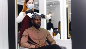 Coloration homme : secrets pour un look tendance