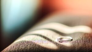 Que signifie vraiment une bague de promesse ?
